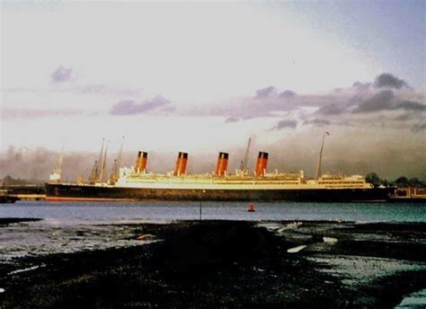 RMS Aquitania in Southampton, August 1948. : r/Oceanlinerporn