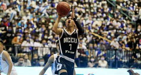 Basketball Top5 完美複製高中冠軍賽成績！政大教頭陳子威點名菜鳥游艾喆是未來之星 高中教頭讚：更勝同期陳盈駿