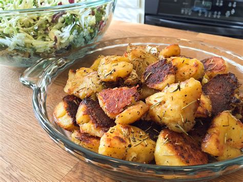 Rosemary Garlic Roasted Potatoes Salt And Spices