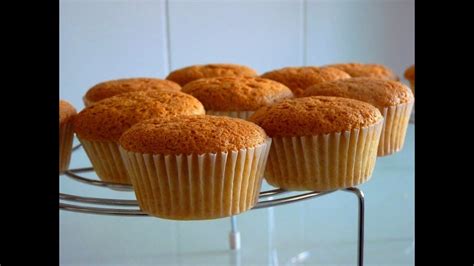 Receta Básica De Cupcakes Como Hacer Bizcocho Para Cupcakes Fácil Youtube