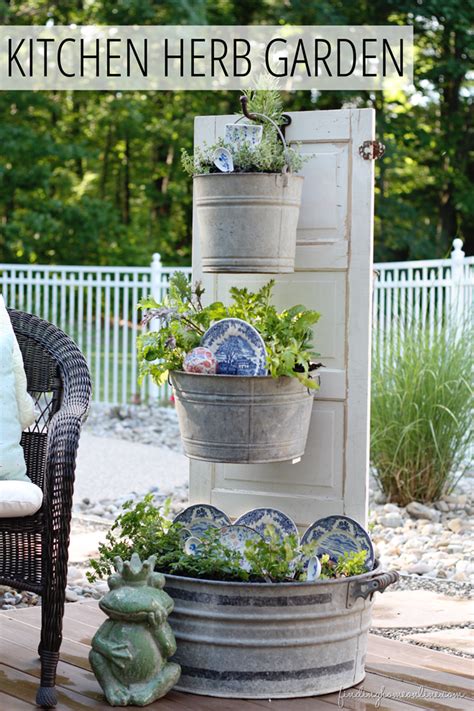 15 Fabulous Farmhouse Style Upcycled Gardens The Cottage Market