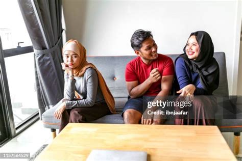 Polygamy Muslim Photos And Premium High Res Pictures Getty Images