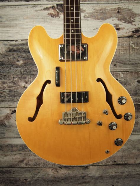 Epiphone Rivoli Hollow Body Bass