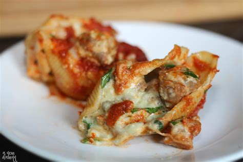 Sausage And Spinach Stuffed Shells Recipe