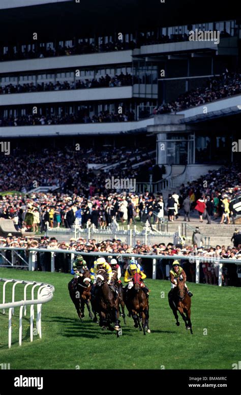 Royal Ascot Racecourse Grandstand Hi Res Stock Photography And Images