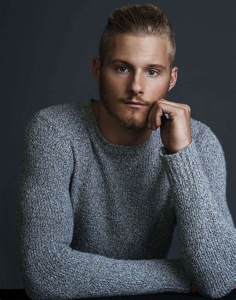 Mino Del Día Alexander Ludwig — Fmdos