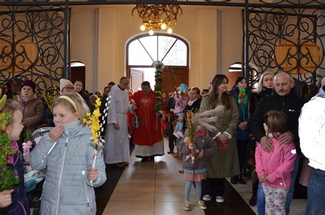 Hajnowianie świętują Niedzielę Palmową W kościele Św Cyryla i