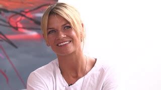 Tits Out At A German Porn Expo Nude Video On YouTube Nudeleted