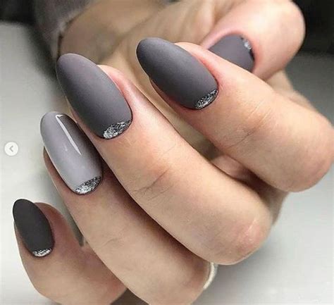 15 Trendy Grey Nails Ideen Die Sie Jetzt Ausprobieren Sollten