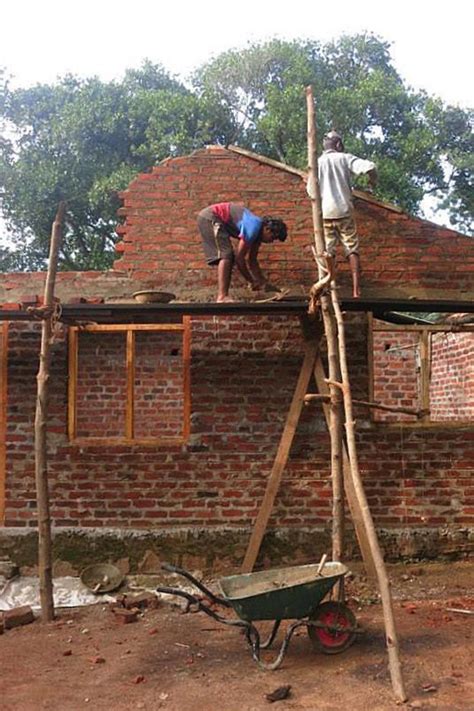 Building Low-Tech, Sustainable Clay Brick Houses