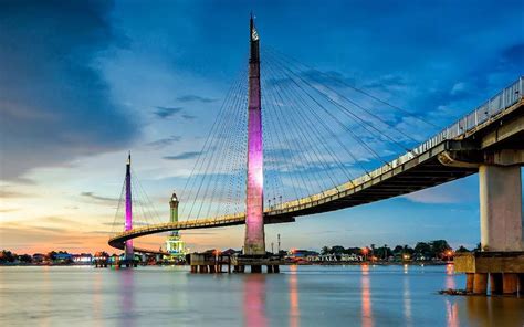 Jembatan Gentala Arasy Destinasi Ikonik Untuk Rekreasi Di Jambi