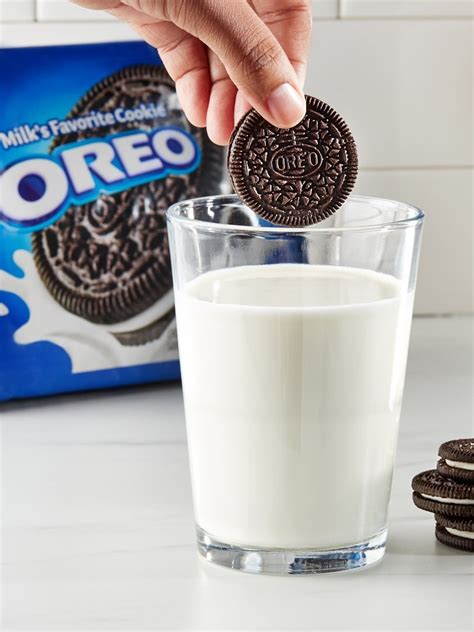 Oreo Cookies And Milk Ad