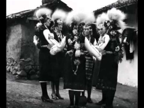 Алберт Пинкас - Две съседки (1931) - YouTube