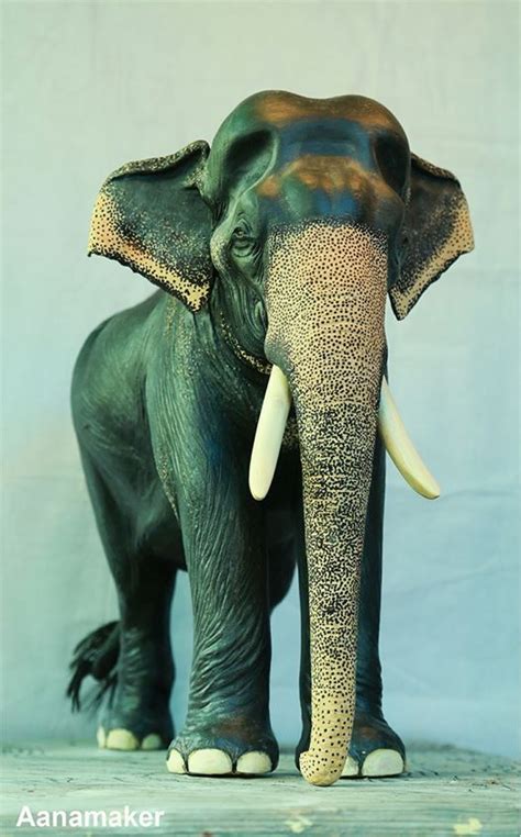 Natural Realistic Wooden Elephant Sculptures Feet Usage Interior