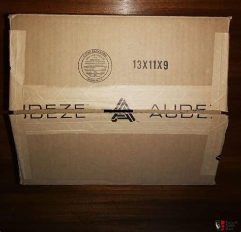 Audeze LCD 2 CLASSIC Photo 4681337 Canuck Audio Mart