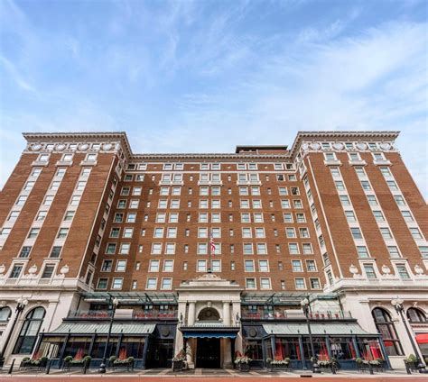 AMWAY GRAND PLAZA HOTEL, CURIO COLLECTION BY HILTON 4⋆ ::: GRAND RAPIDS