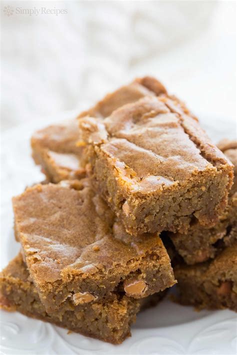 Blondies ~ Quick And Easy Blondie Recipe Like Brownies In Shape And