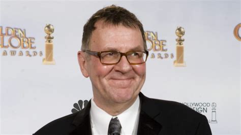 Ator Tom Wilkinson Indicado Ao Oscar Duas Vezes Morre Aos 75 Anos