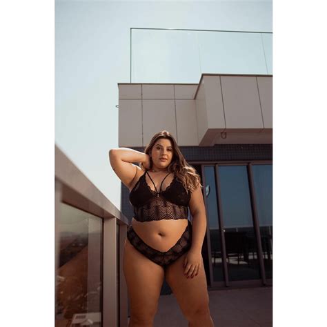 Conjunto Calcinha e Sutiã Sem Bojo Plus Size Calesson Renda Luxo Sexy