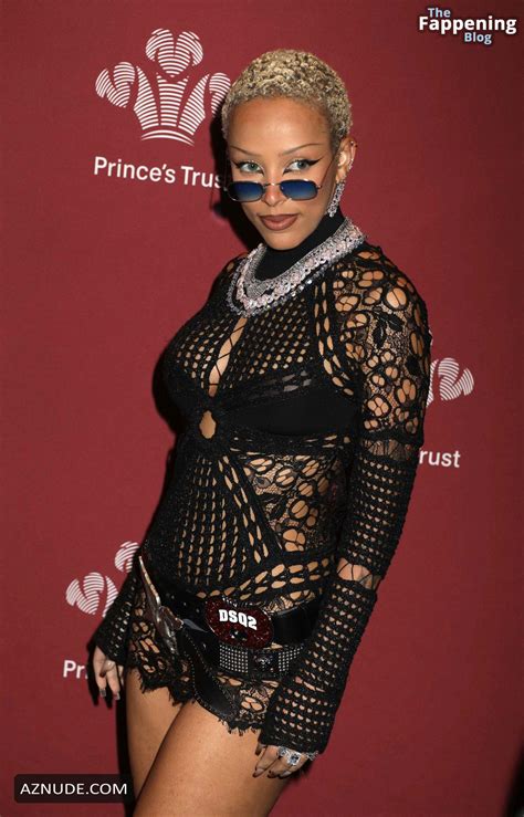 Doja Cat Flaunts Her Nude Legs At The Prince S Trust Global Gala Aznude