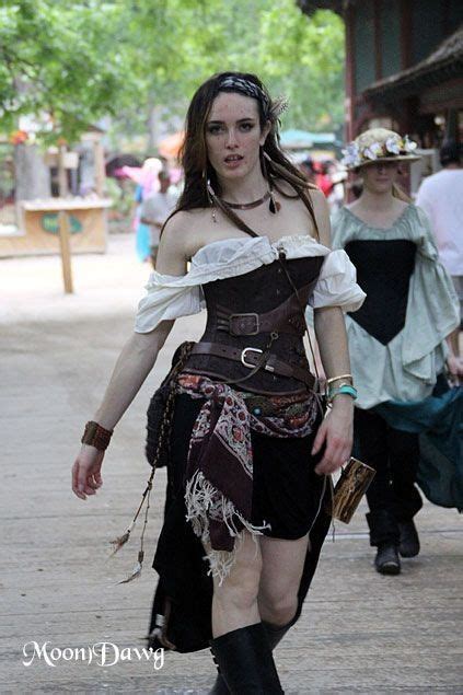 Pin By Wishi Wasa On Pirate Female Pirate Costume Renaissance Fair