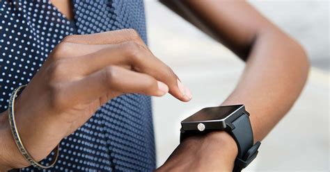 Cómo limpiar una pulsera de actividad o un smartwatch sin dañarlo