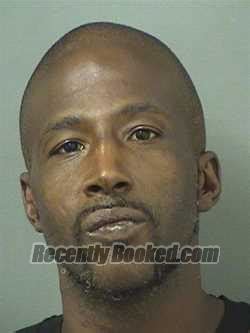 Recent Booking Mugshot For Toni Markis Reaves In Palm Beach County