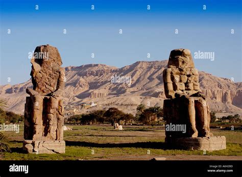 Egypt The Colossi Of Memnon On Luxor West Bank Stock Photo Alamy