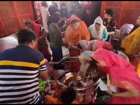 Lakhs Of Devotees Performed Jalabhishek After Bathing In The Ganges