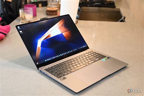 Test Du Samsung Galaxy Book Ultra Une Station De Travail Dans Un