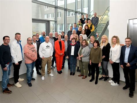 64 Jubilare Bei Der AVR Kommunal 1 000 Jahre Geballte Erfahrung Und