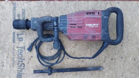 Hilti Te Avr Breaker Jack Hammer With Chisel Bit Carrying Case