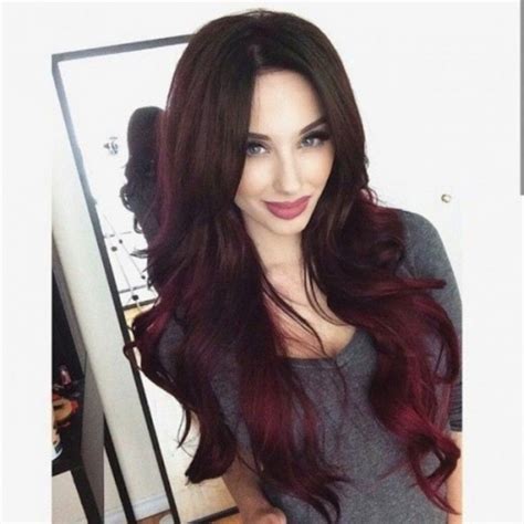 Яркий hair-тренд: окрашивание «вишневое омбре»