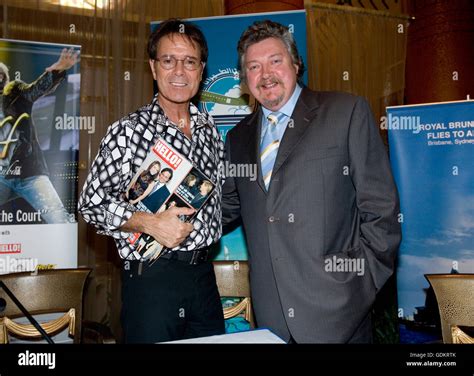 Sir Cliff Richard Hi Res Stock Photography And Images Alamy