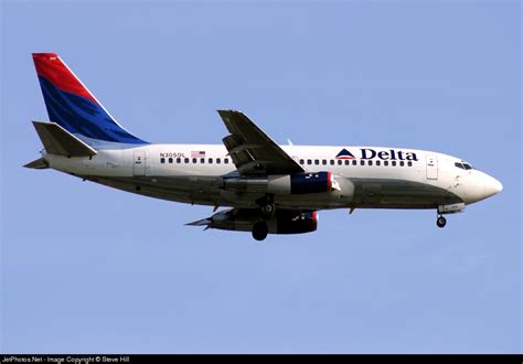 N305DL Boeing 737 232 Adv Delta Air Lines Steve Hill JetPhotos