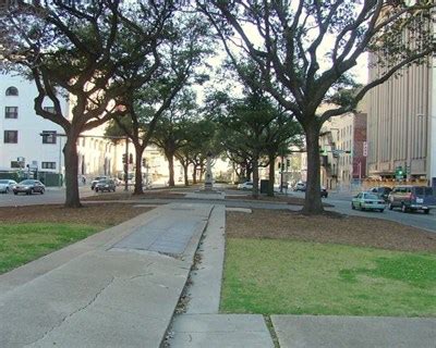 Elks Place Neutral Ground - New Orleans, LA - Municipal Parks and Plazas on Waymarking.com