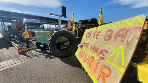 Mobilisation Des Agriculteurs Barrage Filtrant Sur L A Au P Age Du