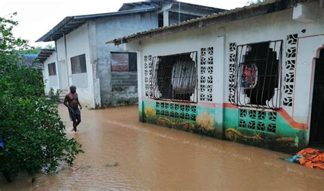 Damnificados por inundaciones en costa arriba de Colón reciben ayuda