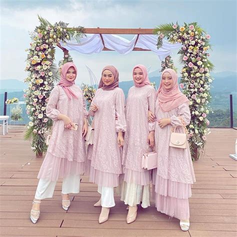 17 Inspirasi Seragam Bridesmaid Hijab Warna Pastel Yang Cantik All