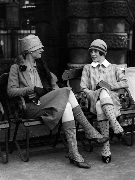 50 Fabulous Vintage Photos That Show Womens Street Style From The