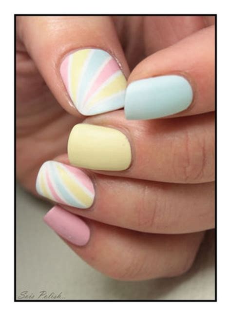 Pastel nails - FaveThing.com