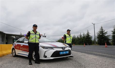 Eski Ehir De Jandarma Ekipleri Trafi I Cayrokopterle Denetledi Genel