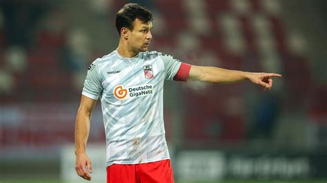 Wer Wird Neuer Kapit N Des Fc Rot Wei Erfurt