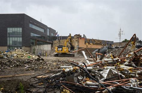 Ingham County jail built in 1960s gets torn down