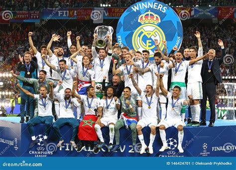 Real Madrid El Ganador Del Uefa Champions League 2018 Foto Editorial Imagen De Gente