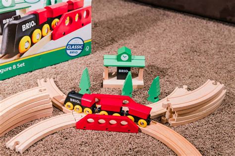 Brio Train Tracks Classic Figure 8 Set Review · The Inspiration Edit