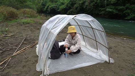 Full Day Building Complete And Warm Survival Shelter Bushcraft