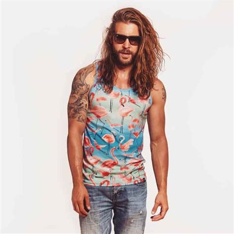 Shoulder Length Hair: Styling Medium Growth for Men