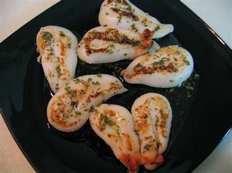 Huevas De Sepia A La Plancha Con Su Picada De Ajo Y Perejil Platos