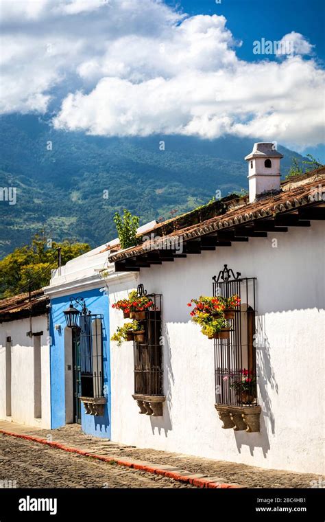 Total 90 Imagen Imagenes De Casas Con Tejas Coloniales Abzlocal Mx